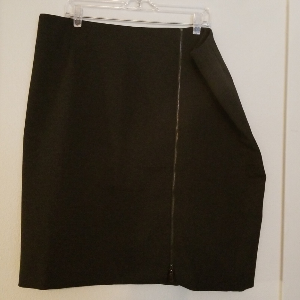 Kaspar Steel Gray Midi Skirt